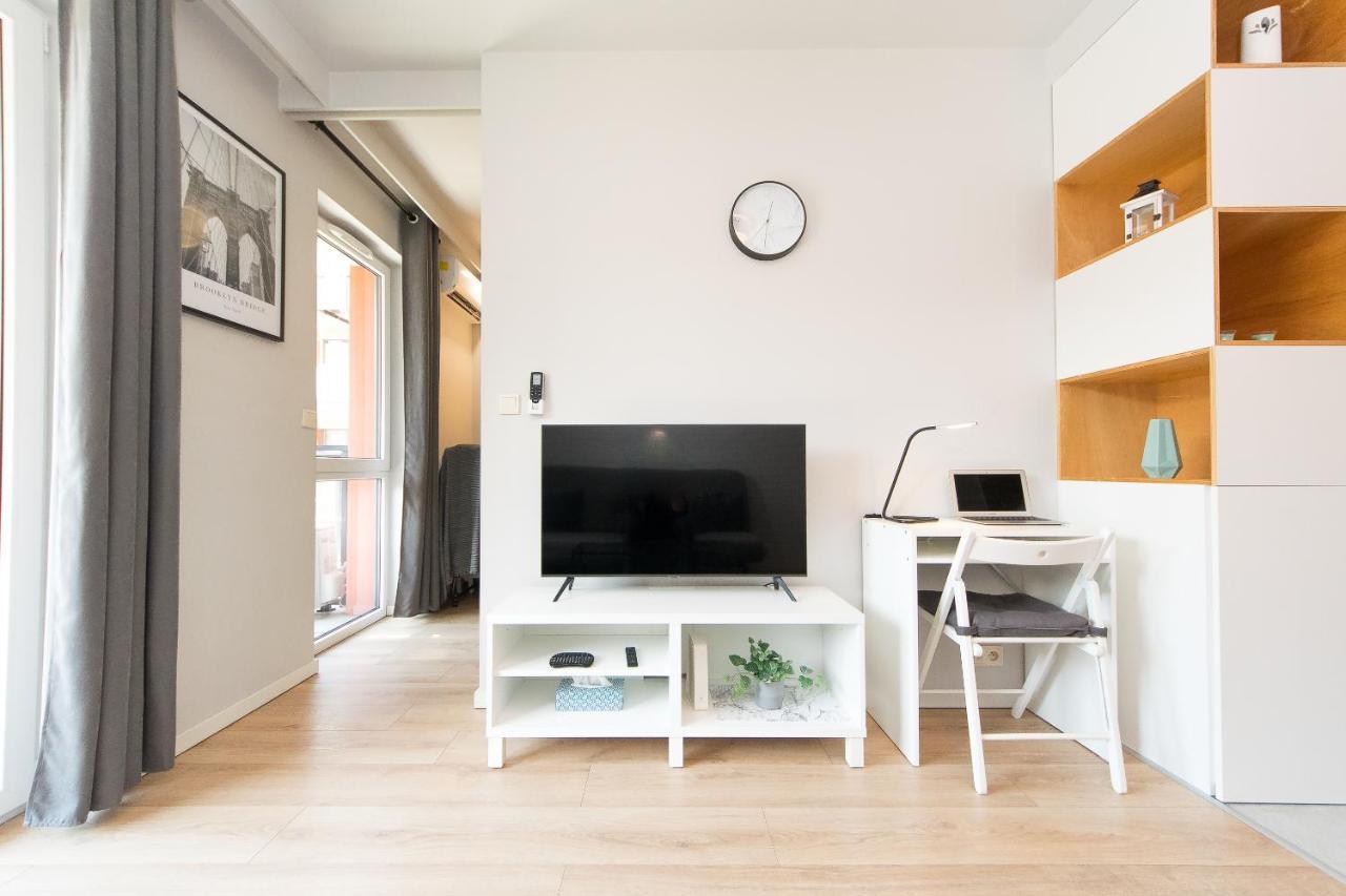 Main Trainstation One Bedroom Ac P4You Pl كراكوفيا المظهر الخارجي الصورة